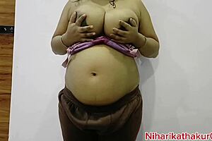 First time pregnant mature girl exposing her pussy hole 😏