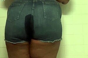 teen relieves herself in the bathroom solo