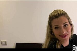 Amateur Couple Explores Shona River's Past Experiences Leading to Intense Masturbation Session