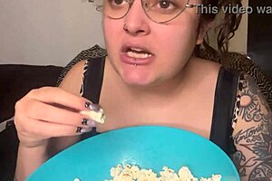 Fetish Sexy Mouth Crunchy Popcorn Action