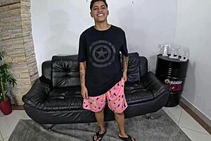 Today there was a fun party at the mansion with several girls and great vibes. 🎉🏠