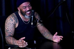 Brother Sees Lingerie Photos And Gets Frustrated With Medium Dick But Discovers Humiliation In Cuckold Scene