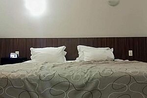 Thorando meets up with friend's latina mom