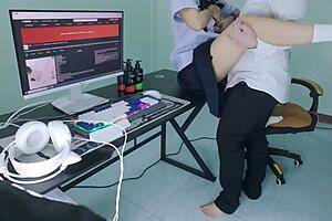 นักเรียนสาวไทยโดนรุ่นพี่จับเย็ดหน้าคอม ร้องลั่นบ้าน เสียงไทยชัดเจน 4k