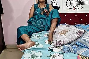 Kondom delivery boy ne bhabhi ko demo dikha ke choda hindi audio