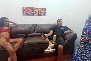 Hey, Dessinha a surfistinha is spilling secrets on the show with Leo Ogro about wanting to fuck eight guys after enjoying two