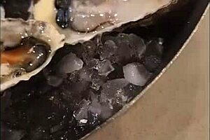 First date sparks mutual masturbation fun 😘