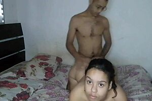 Comendo a gostosa da Jully de quatro bem gostoso puta safada quer piroca