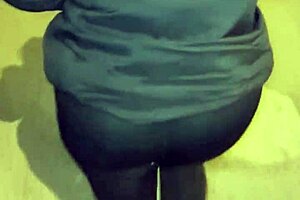 madura culona flashes her huge curvy ass in see-through leggings outdoors like a exhibitionist whore