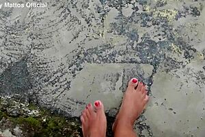 Intense Desire for Dirty Wet Bare Feet in Public Streets