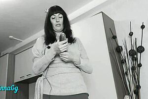 i feel my creamy cunt squirting so intensely while fingering solo