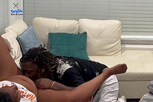 Lucky delivery guy get the best tip of his life