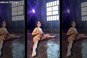 the blonde showed her big tits and ass while demonstrating flexible leg positions