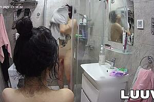 Webcam Couple's Steamy Homemade Shower Sparks Daily Exhibitionist Thrill