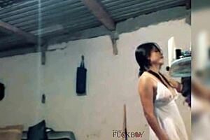 لما يطلع الزوج الجار يدعوني أشوف إباحية وتركبني جامح من ورا تحبه كده