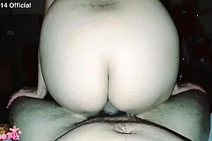 Amateur couple enjoys creampie in homemade video.