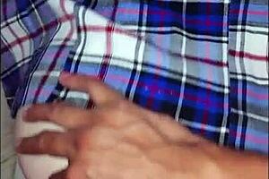 Ay aaay me duele mi chochito. Ingenua e inocente alumna mexicana culea con su vecino por regalos cuando está sola en casa casero real no fake.