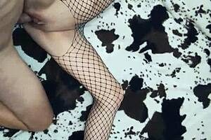 muscular hubby films wife's close-up sex