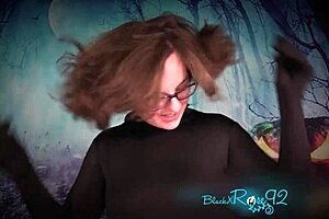 Ghostly ghoulfriend delivers intense joi session.