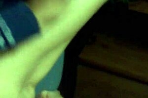 amiga masturbates her wet vagina on big cock