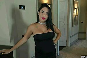 Boss DPs stealing Italian beauty's ass after catch!