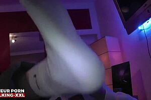 prollking XXL alpha sniffs bad guy sneakers