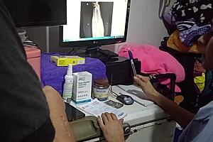 My hospital cita with doctora Perrospi turns wild as she prescribes deep pussy pounding