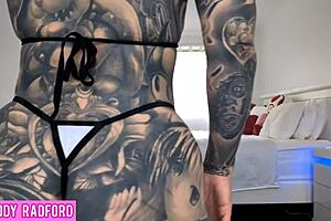 micro bikini bimbo twerks fat ass... wanna fuck these curves?