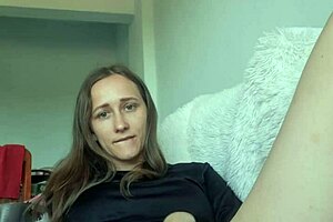 solo latina babe moans through double dildo hole penetration