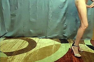 busy-bottom strips naked cums hard in latest hd update