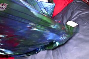 Holiday threesome creampie cowgirl missionary shaved pussy group lick cum