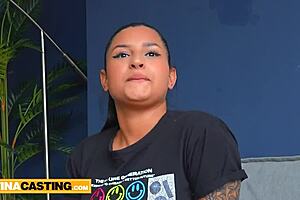 يا راجل اللاتينيات بصدور كبيرة بتتناك خشن بزب أبيض كبير في الكاستينغ!