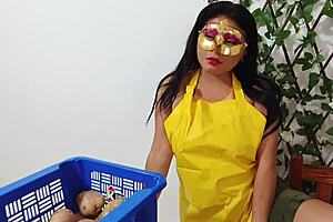 she had no change for veggies so we fucked standing doggystyle at her shop bent over