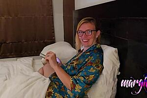 tinder date on koh samui island turns into milf blowjob and hard fuck