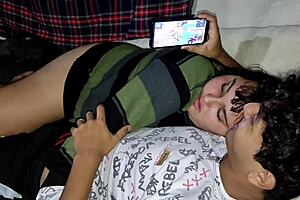 Hermanastra Sucks Cock While Playing Free Fire