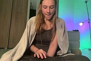 Virgin Pussy Masturbation Tease On Webcam