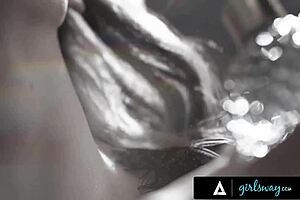 stacked milf kenzie taylor tempts girlfriend gal ritchie into steamy play