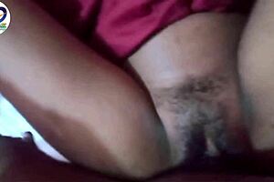 desi bhabhi lifts saree, raises legs fer me ta fuck hard...