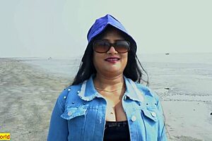 Indian wife bangs ex hubby outdoors 😍🏖️ creampie romance!