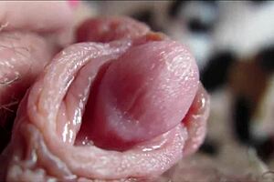 BIG CLIT PULSING IN INTENSE CLOSE-UP ORGASM