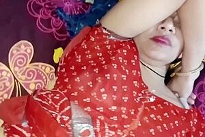 Girlfriend Lures Me for Bedroom Fuck While Alone
