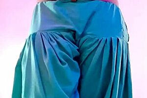 Leaked indian teen's emotional body tease for boyfriend on video call