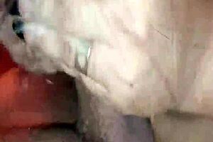 ¡Mi novia usa tetas para masturbarme y traga todo mi semen caliente!