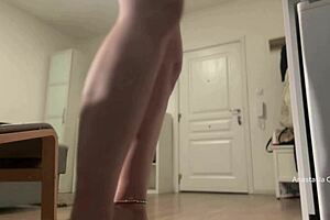 i oiled up naked flashing met courier outdoor public thrill