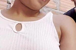 ¡WOW, PUTITA COLOMBIANA FOLLA EN PÚBLICO Y CAMINA CON SEMEN GOTANDO!