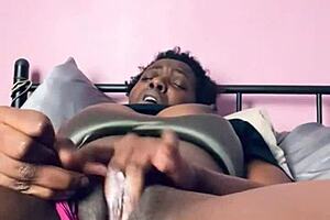 oh god this pretty ebony pussy fingering gets so creamy messy... ugh!!