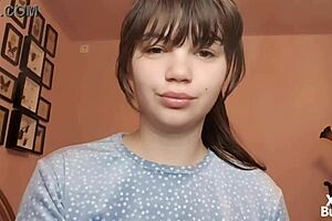 those big glossy lips smoking right up close! 💋🚬😍