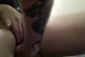 check out this wifey's hairy pussy up close again