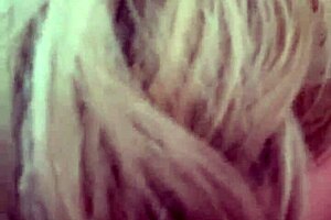 Street hooker deepthroats in car backseat swallowing his cum load