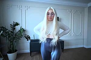 Leggings stepmom offers pussy deal to avoid daughter fucking